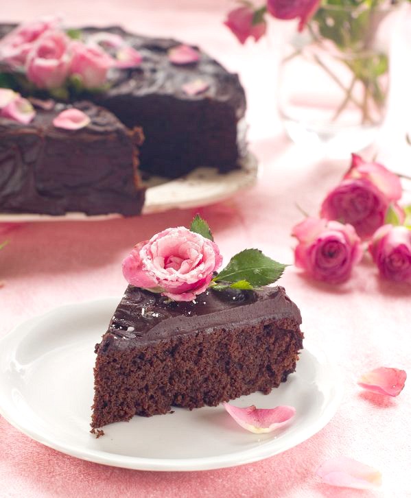 How To Decorate A Cake With Roses How To Decorate A Cake With Roses